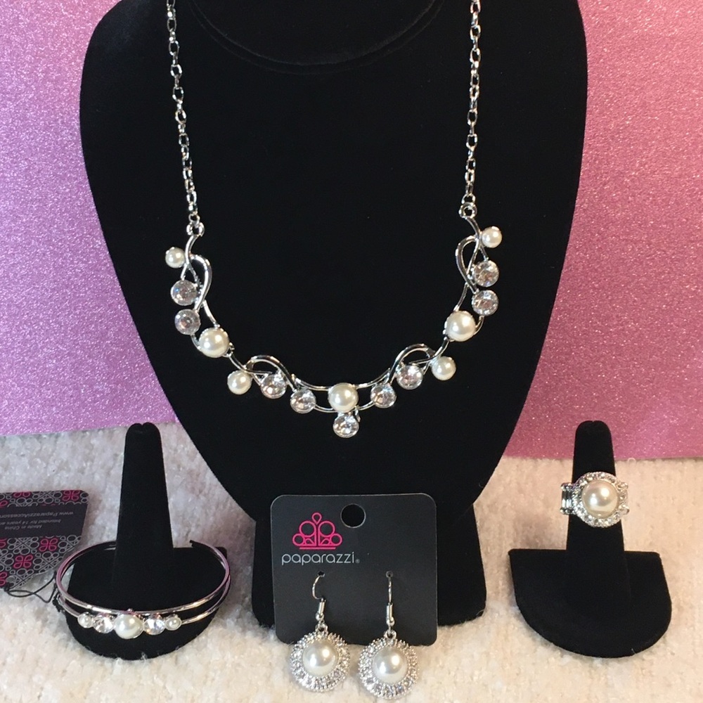 Diamonds & Pearls Necklace Set